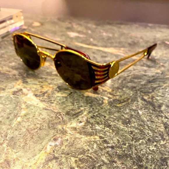 Fendi Vintage Rare Egyptian Coin Sunglasses Vintage Fendi FS 110 ANTIQUE BRONZE Sunglasses – RSTKD Vintage main image 3